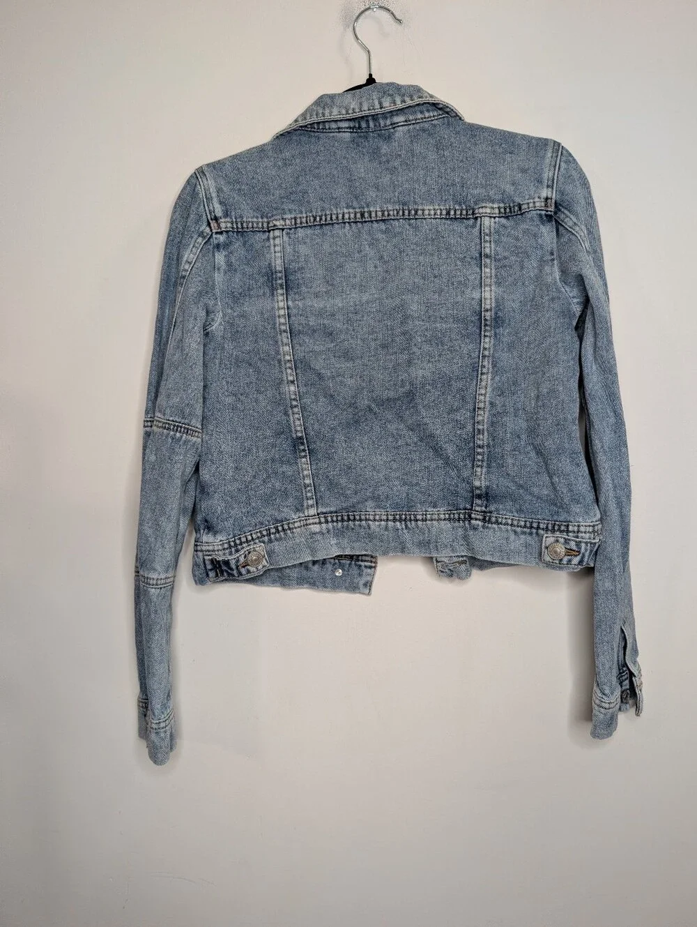 Free People Rumors Denim Jacket Light Wash Cropped Trucker Jacket XS - Picture 6 of 6